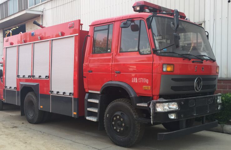 3164东风经典款5吨水罐 泡沫消防车