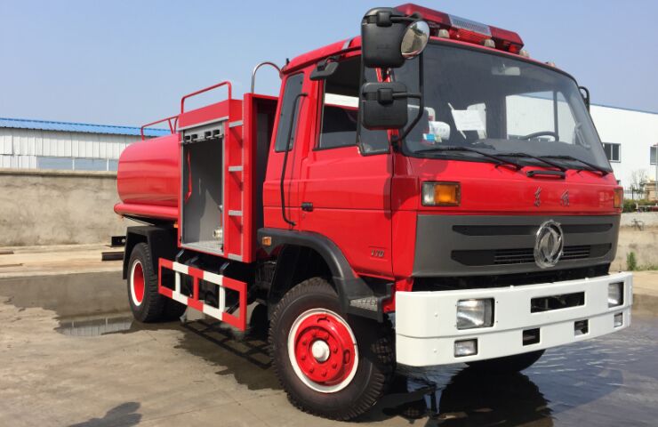 5724东风经典款6-8吨消防洒水车
