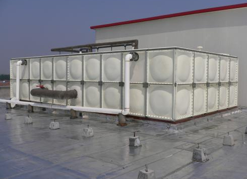 黑龙江玻璃钢水箱厂家技术告诉您玻璃钢水箱使用寿命有标准吗？