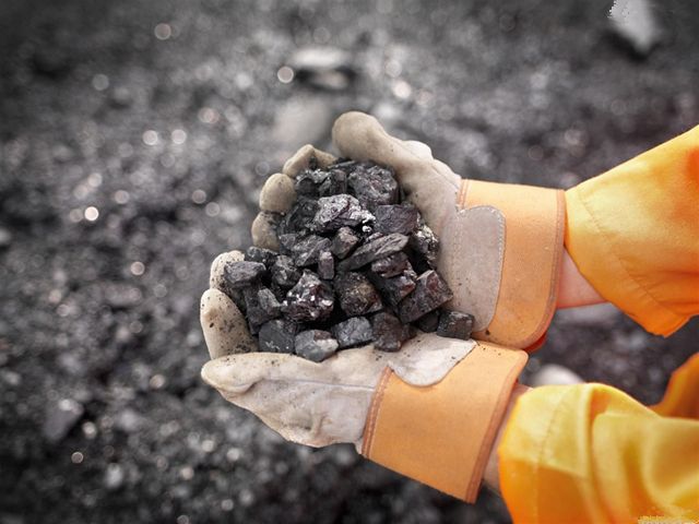 国内钢价小幅上涨 铁矿石市场稳中有升