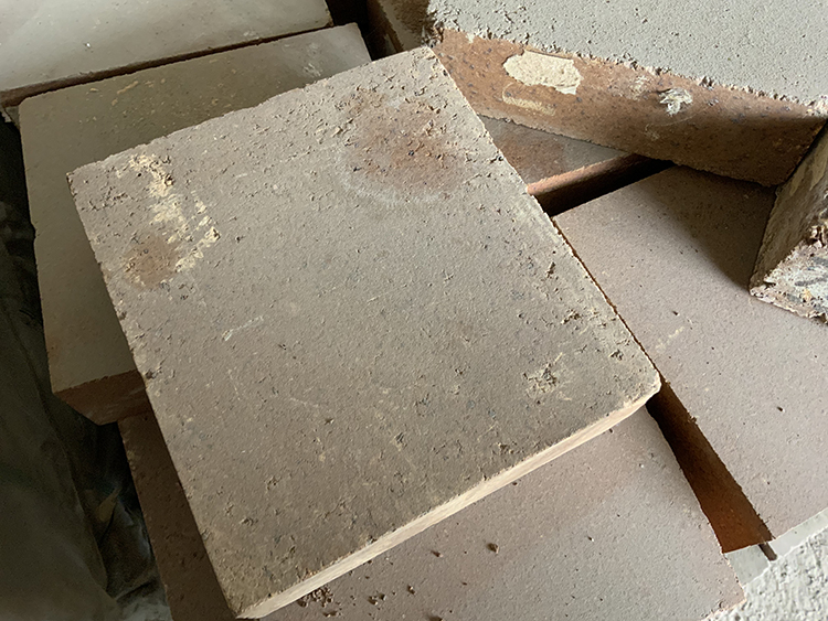 水泥廠庫存鎂鋁尖晶石磚 鎂鐵磚 鎂鉻磚 回收銷售