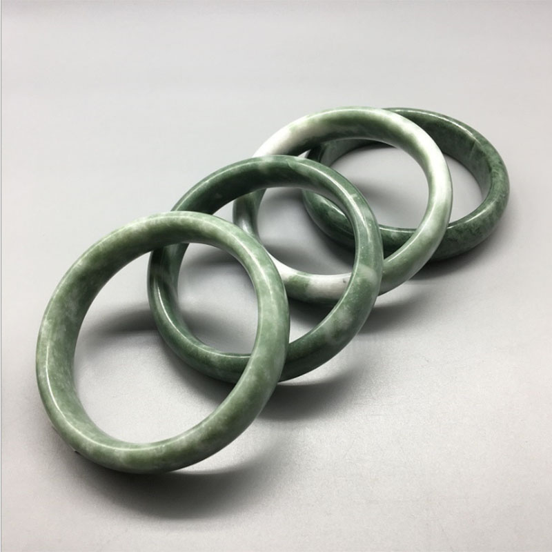 天然A貨翡翠色真玉手鐲女款綠色飄花玉鐲子玉器批發工廠直營