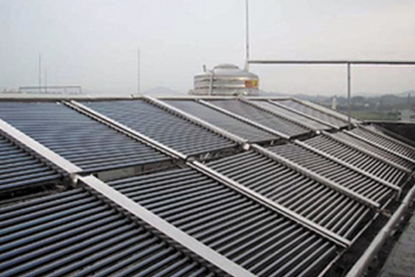 蓝焰郑庄筹建处太阳能热水工程