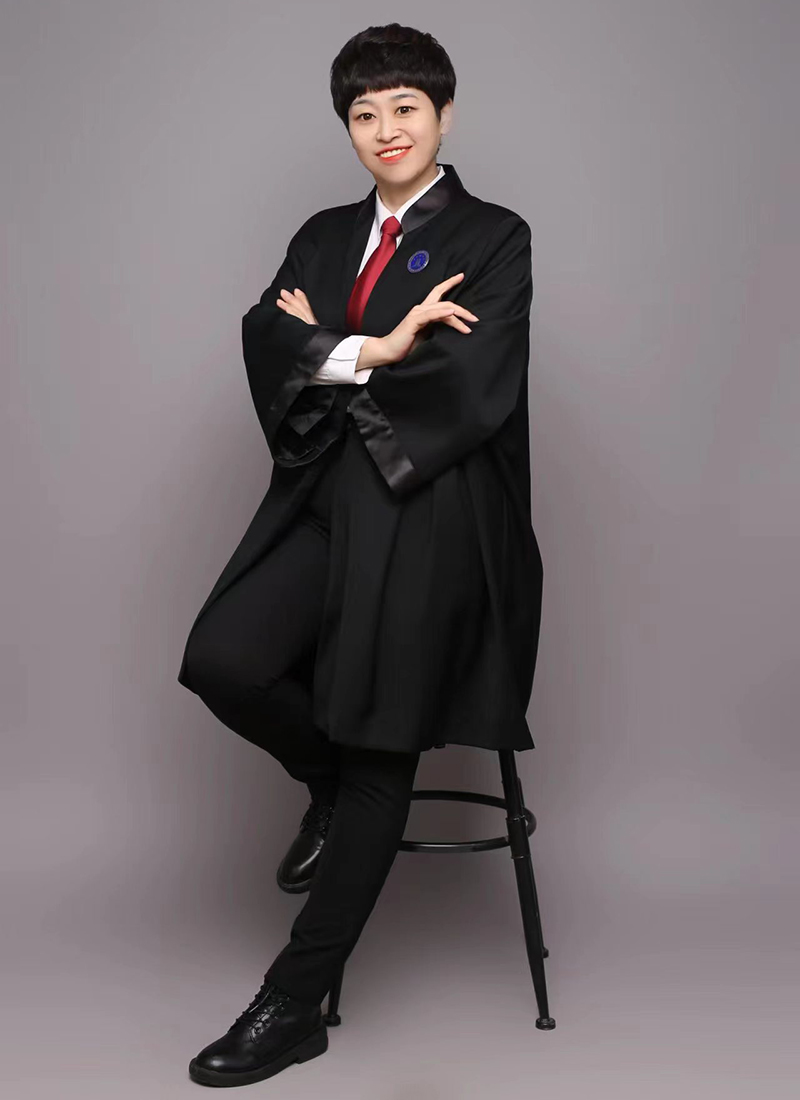 田莹律师