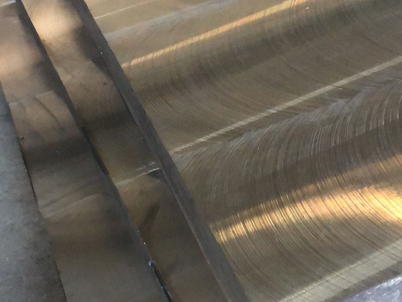 底座