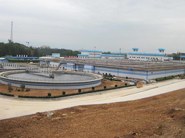 与山西五建合作的临汾市第二污水处理厂（清水模板）工程