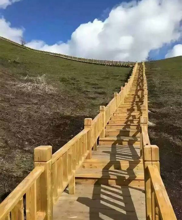 防腐木栈道