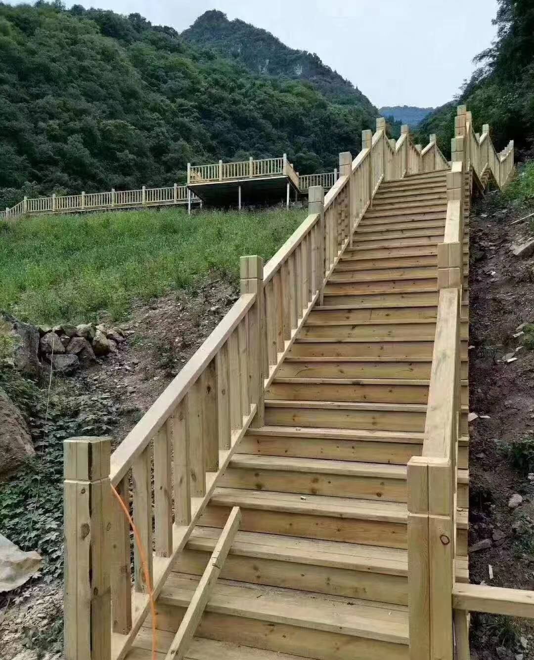 防腐木棧道