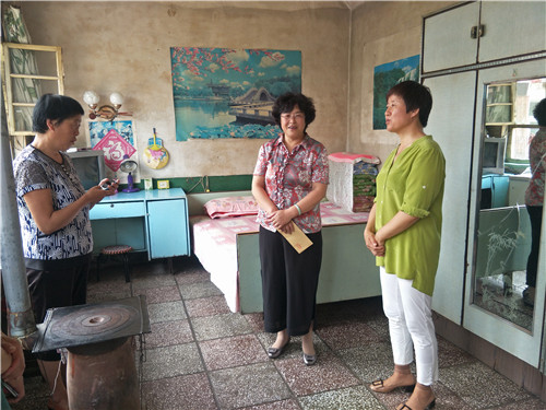 阳泉市妇联下乡活动