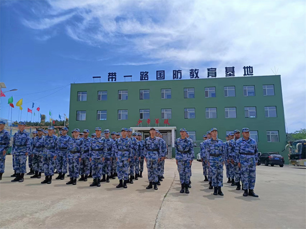 全国各地学生及家长参观少年军校