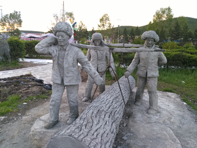 漠河前哨林場廣場雕塑