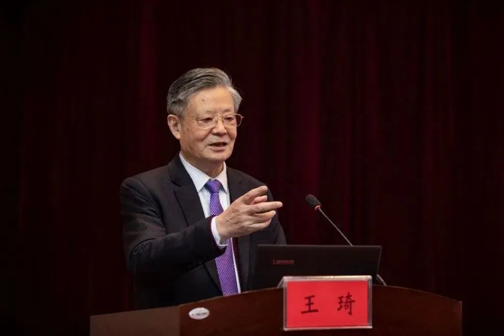 《经济参考报》专访王琦院士，中医药振兴发展需要战略思维