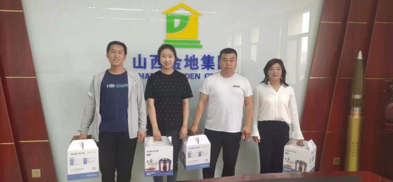 5月29日,全体职工“文化娱乐技能大赛”获得一等奖的选手