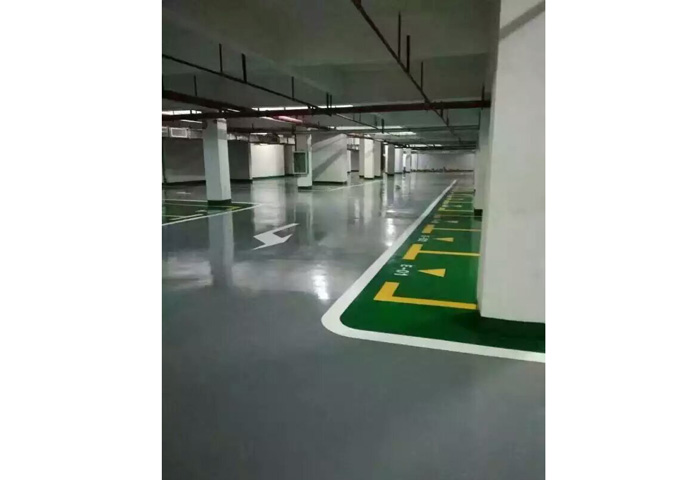 滿洲里國安地產地下停車場