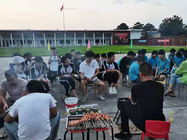 欢聚一堂小烧烤