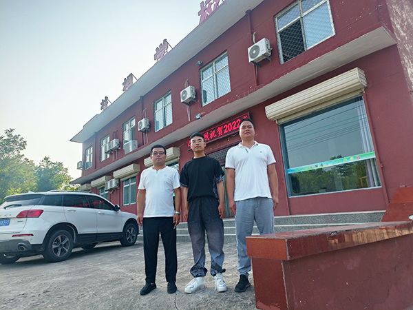刘一鸣，平陆县洪池乡刘湛村人，目前就业于中核二三甘肃矿区项目部管道队（月薪10000+），系我校2017级毕业学生