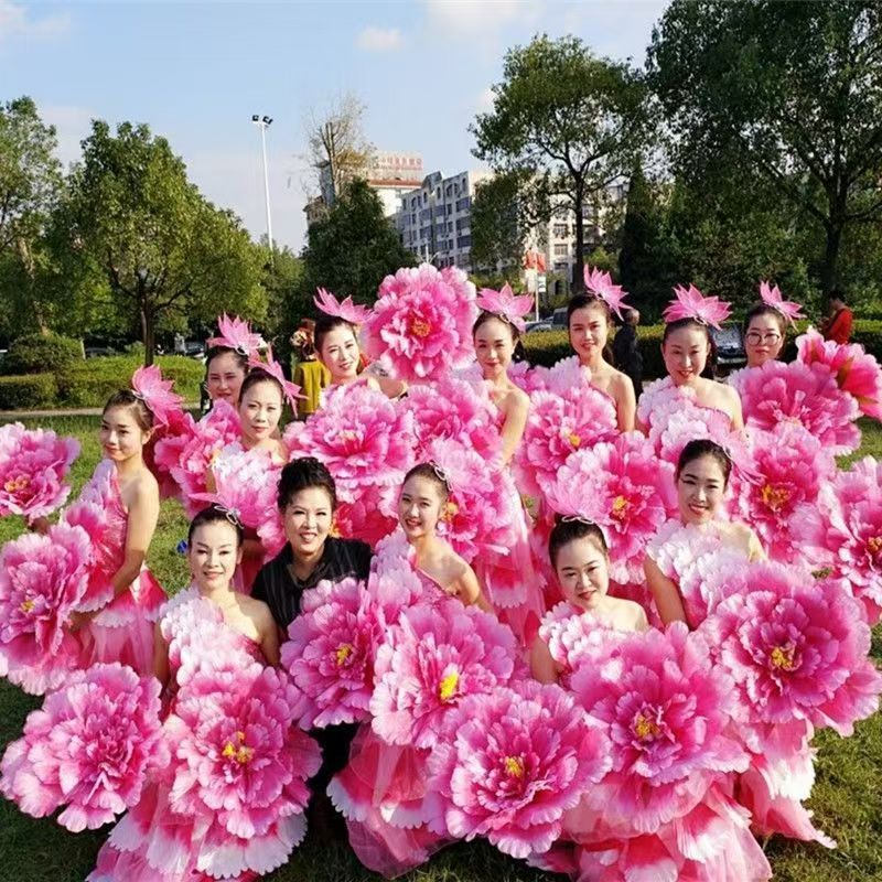 太原市演出道具出租租赁，太原市小店区各类秧歌扇子，牡丹花等各类舞台道具出租租赁，欢迎大家咨询留言