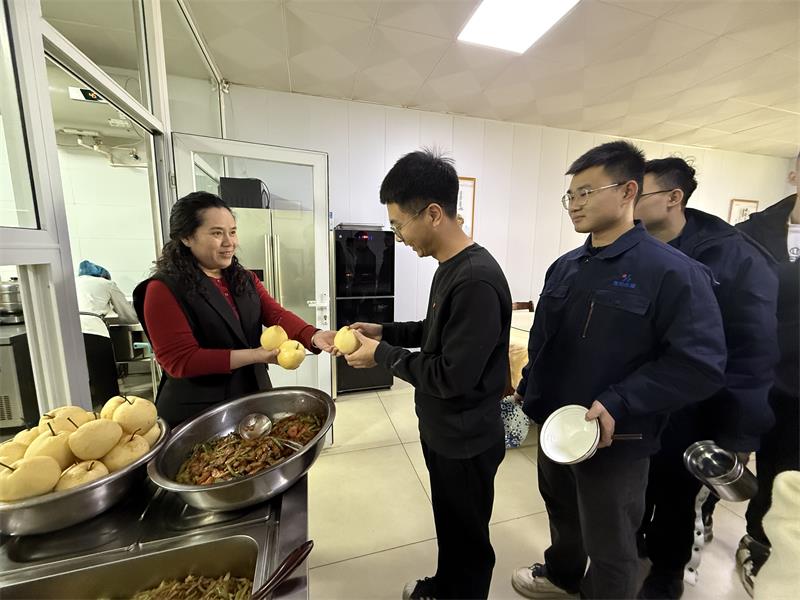 惊蛰食梨 润肺迎春