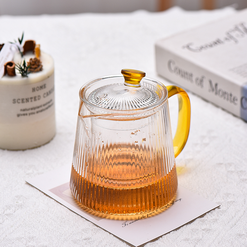 条纹茶壶