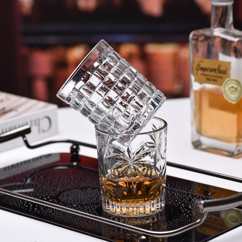 透明酒杯