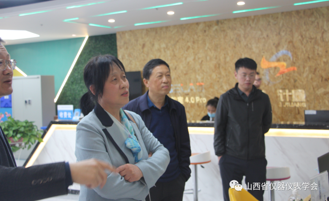 赴会员单位走访调研并授牌