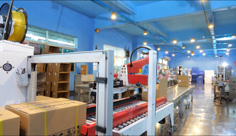 自动封箱机	 Automatic sealing machine