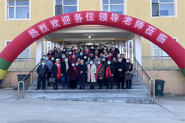 2021年12月19日一带一路国防教育就业工程（大连少年军校训练基地）大礼堂迎来了近百位招生精英团队老师 