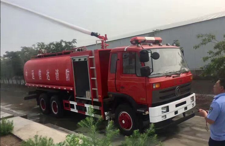 0888东风经典款16吨消防洒水车