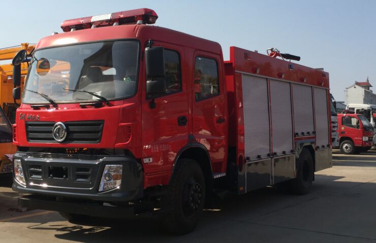 8942東風專底6噸水罐 泡沫消防車