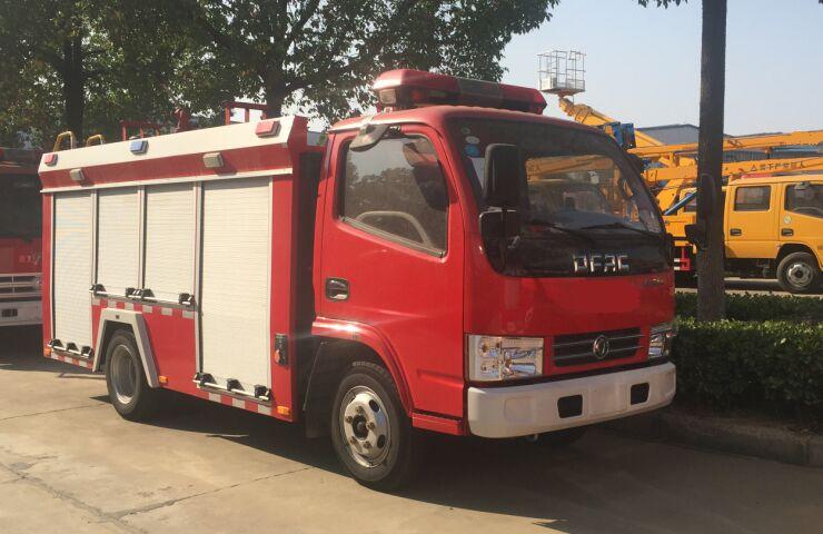 3420東風多利卡單排4噸水罐消防車