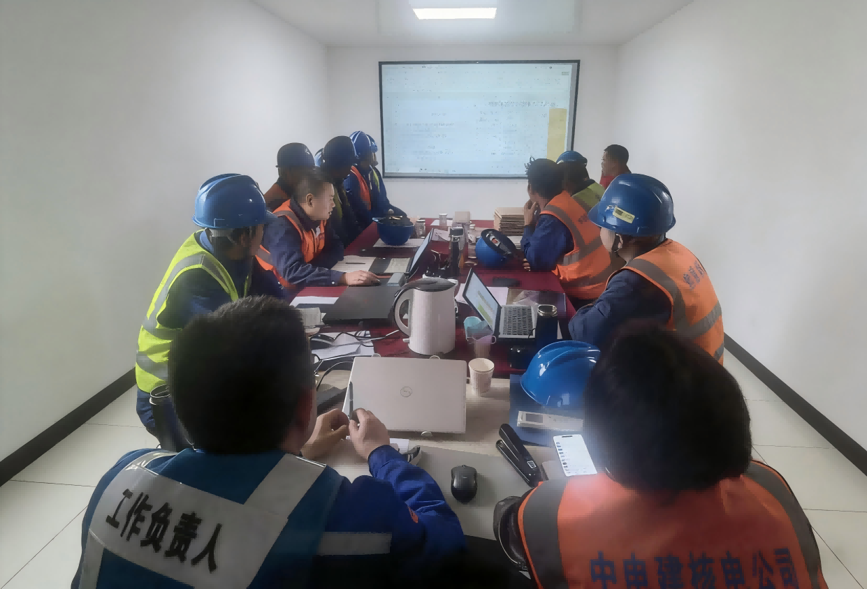 大干熱干攻難關 安全進度雙確保 —— 公司主要管理人員齊聚東營，誓奪 4.26 水壓目標勝利