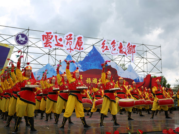 “云上草原”聚焦世界目光“红色故乡”喜迎四海宾客
