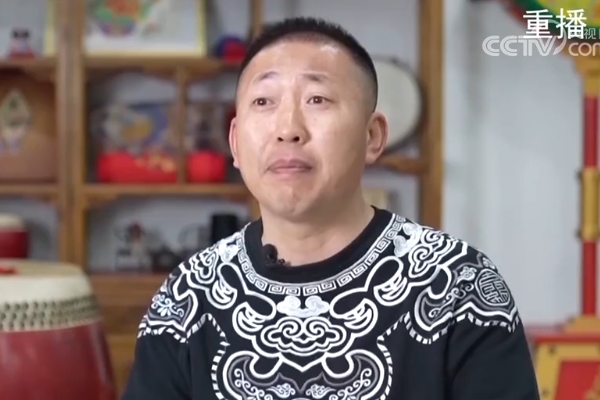 山西临汾“锣鼓村晚”听到年的声音