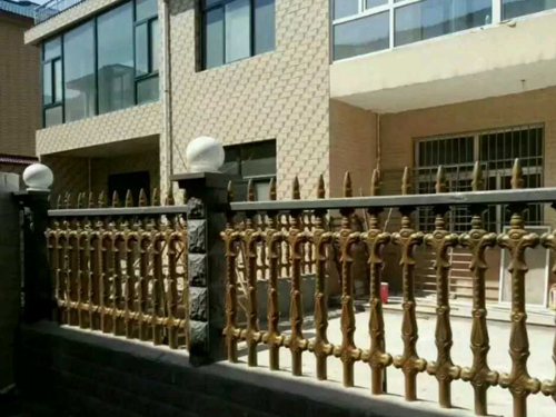 水泥圍欄