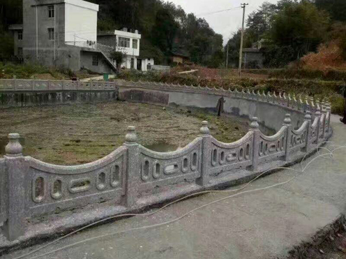 水泥圍欄