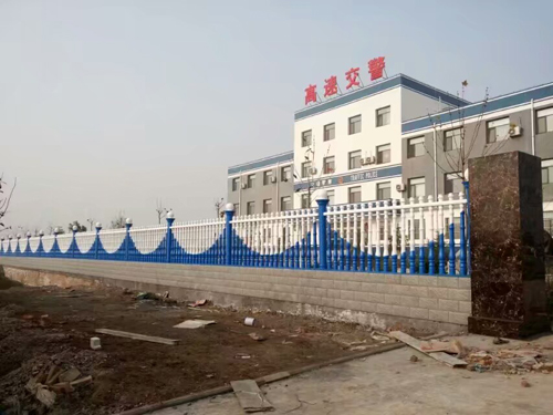 水泥圍欄