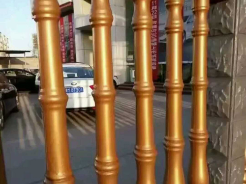 水泥圍欄