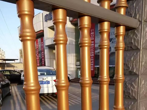水泥圍欄