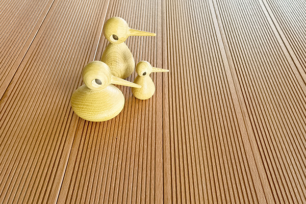 拉槽地板