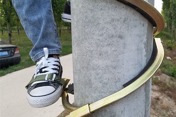 电线杆脚扣使用方法