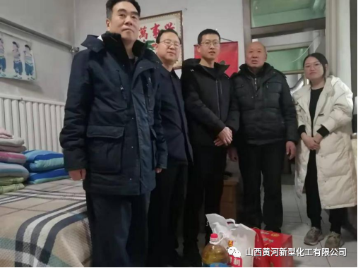 寒冬送温暖 · 关怀暖人心