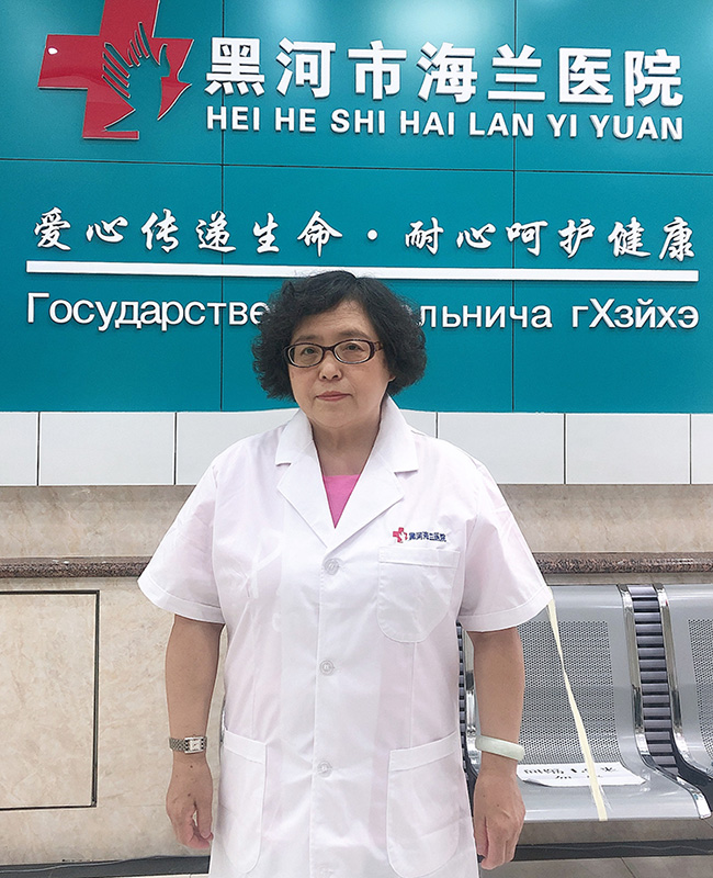 药房主任王秀梅