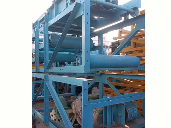 皮帶機，機頭架