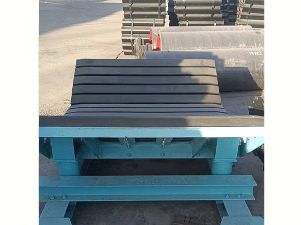 皮帶機配件，緩沖床