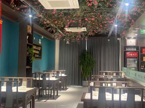 温泉店一楼大厅