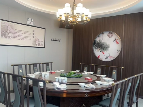 温泉店二楼包间