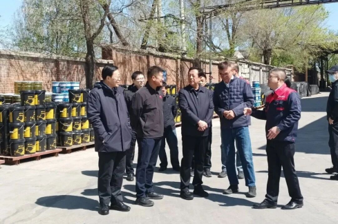 转载黑龙江省政协官网 省政协副主席邵国强走访调研哈尔滨市包联企业