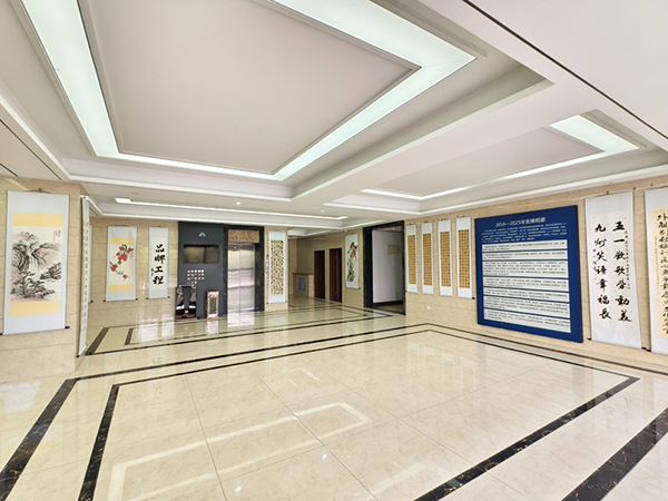 公司开展庆“五一”职工书画展