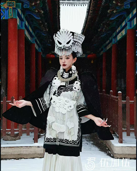 彝族旅拍妆造