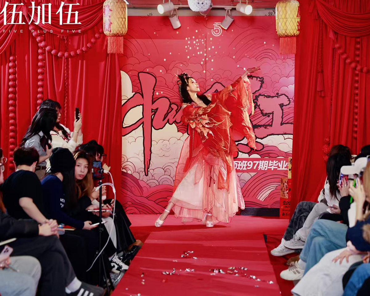 《中国红》高级彩妆全能大师班97期学生毕业作品秀